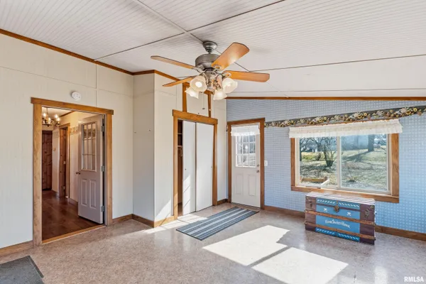 $259,900 | 409 North Main Street, Payson, IL 62360