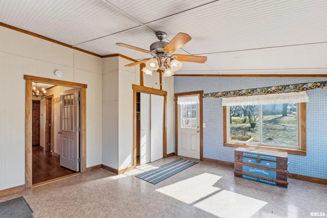 $314,900 | 409 North Main Street, Payson, IL 62360