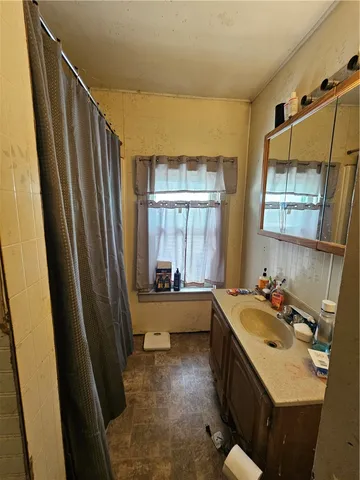 $68,900 | 255 West Henry Street, Elmira, NY 14904