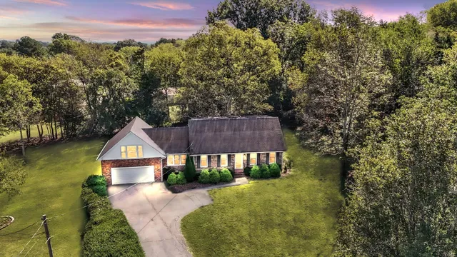 $360,000 | 425 Centennial Avenue, Lewisburg, TN 37091