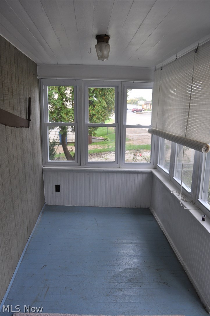 906 West Nimisila Road Akron, OH 44319 - Photo 3 of 34 Gallery Image 3