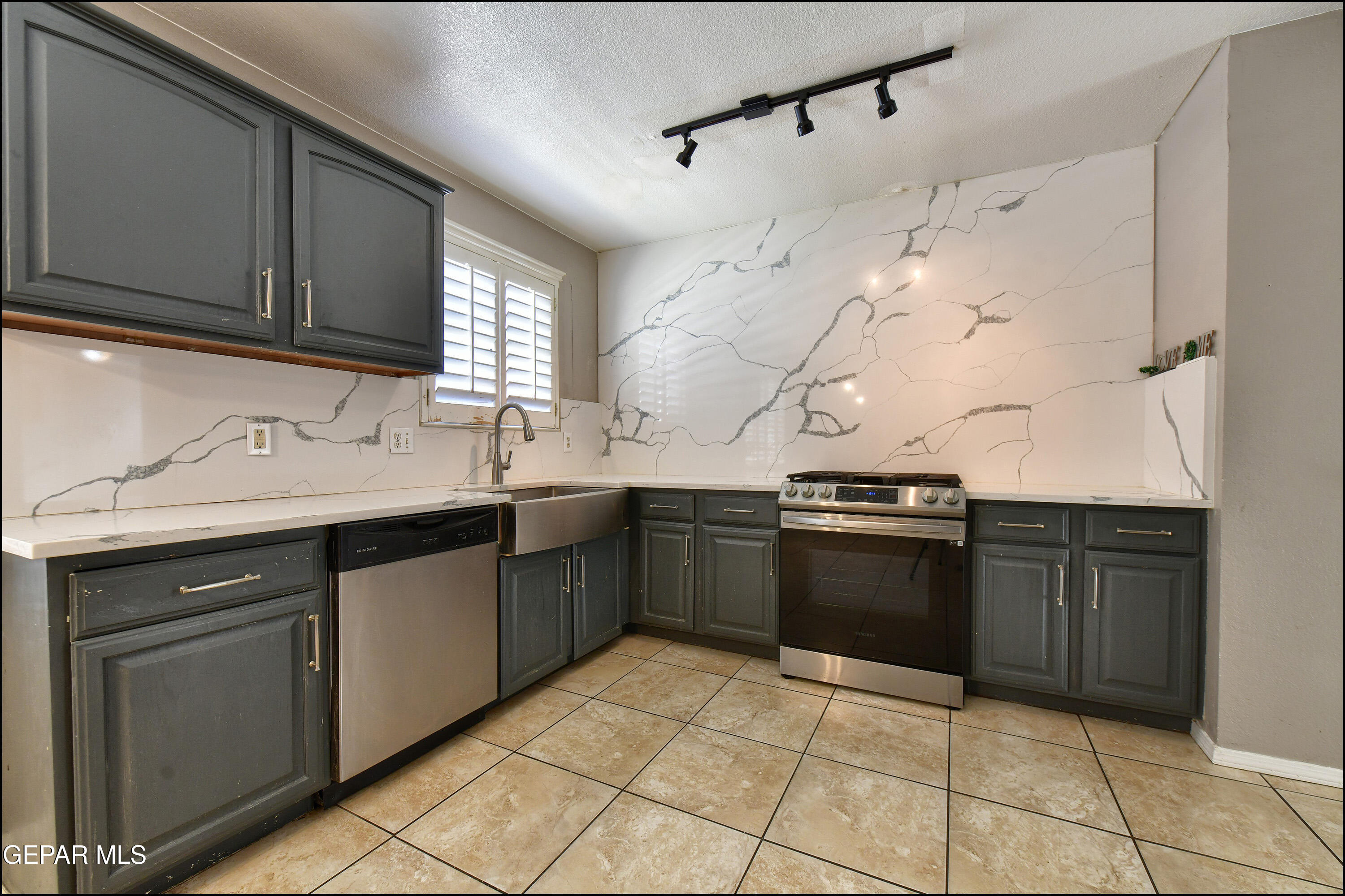 1424 Rainbow Ridge Drive El Paso, TX 79912 - Photo 18 of 69 16