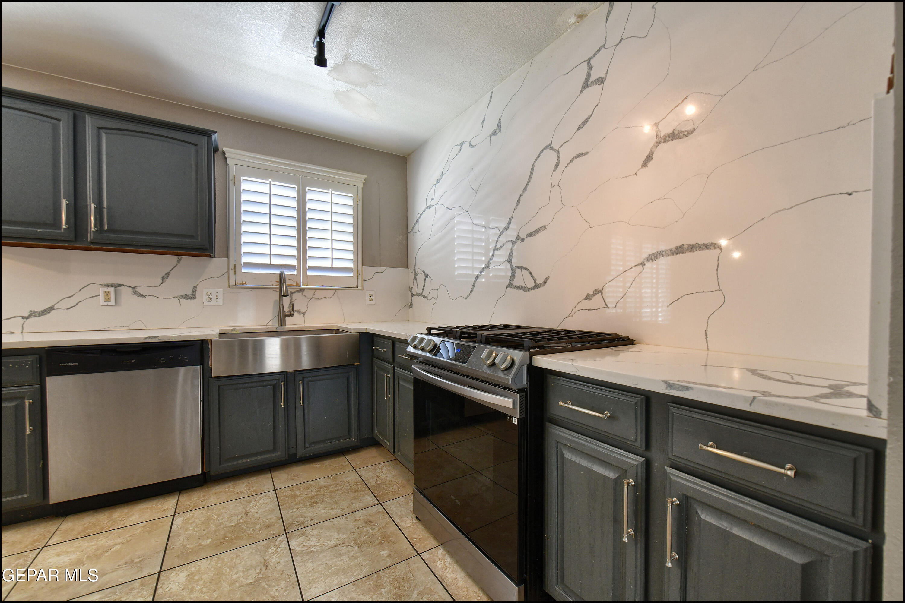 1424 Rainbow Ridge Drive El Paso, TX 79912 - Photo 20 of 69 18