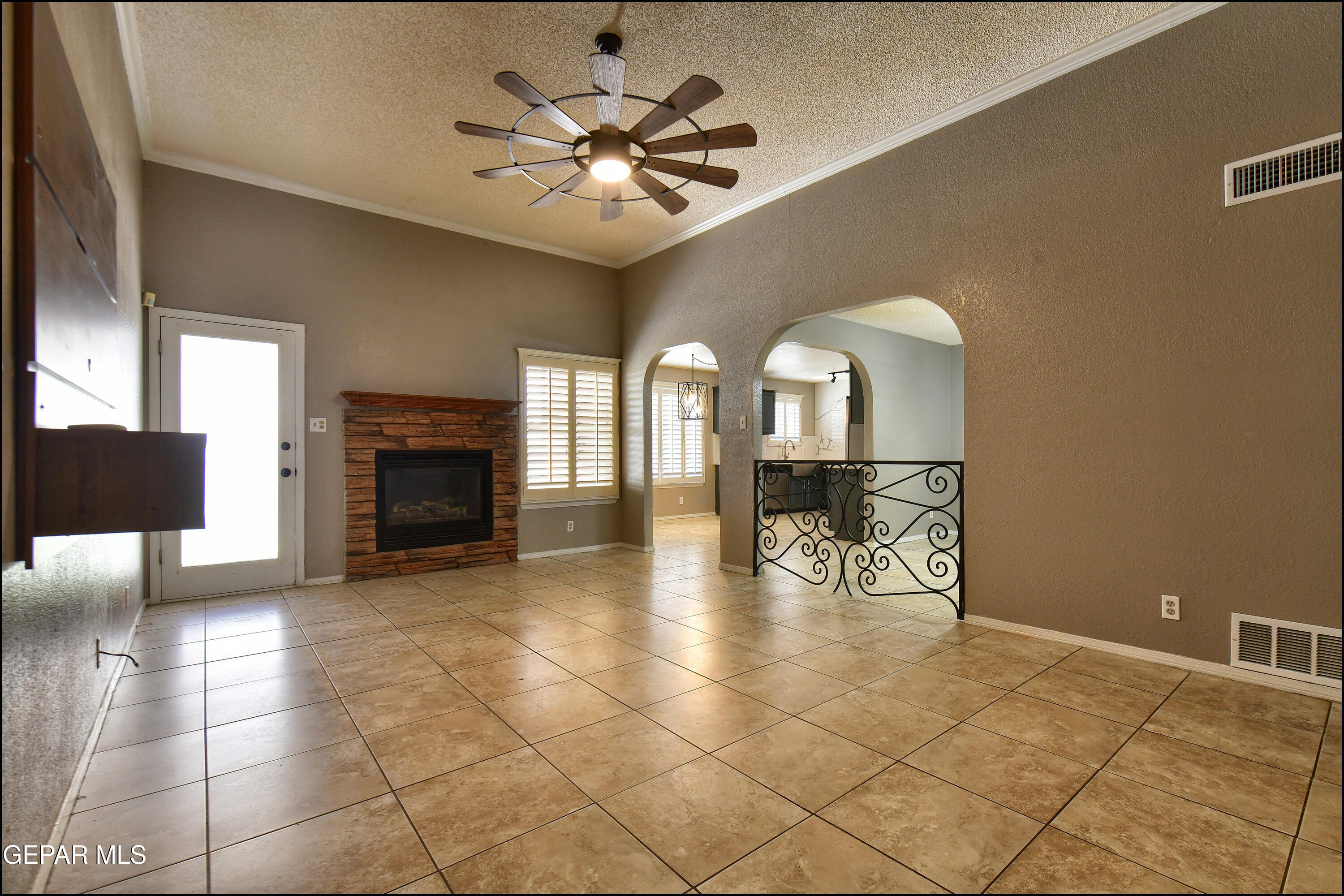 1424 Rainbow Ridge Drive El Paso, TX 79912 - Photo 2 of 69 06