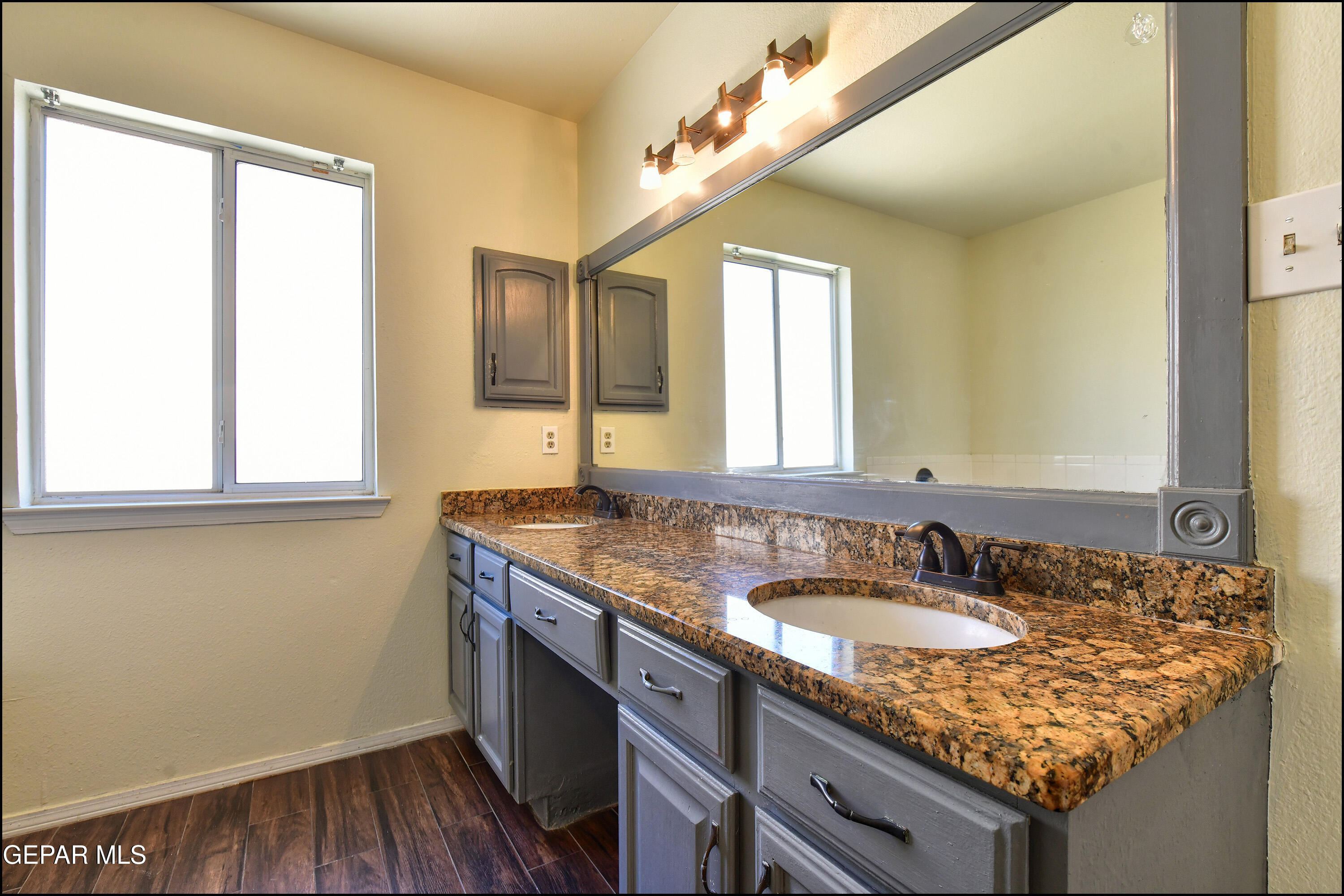 1424 Rainbow Ridge Drive El Paso, TX 79912 - Photo 5 of 69 29