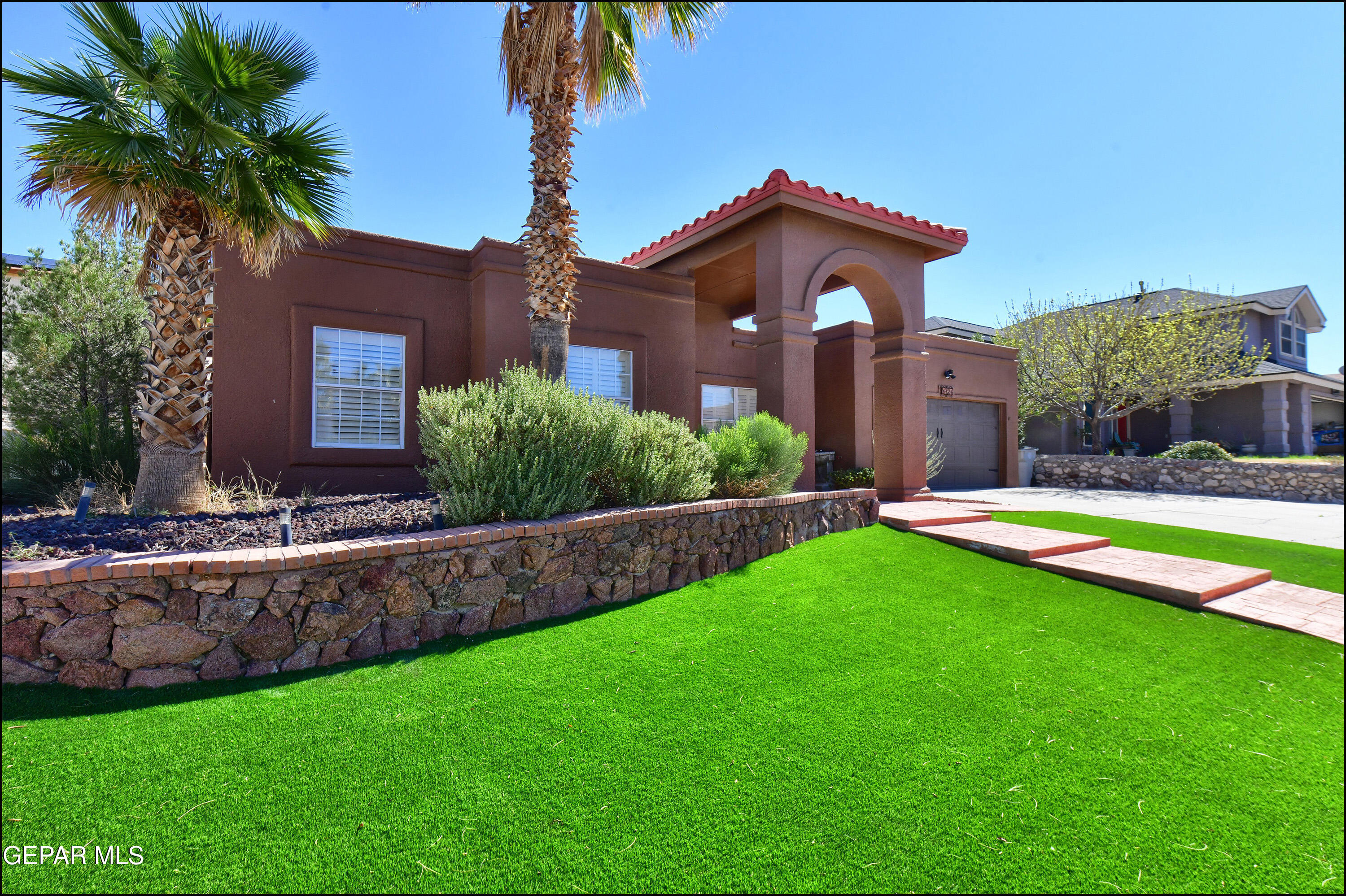 1424 Rainbow Ridge Drive El Paso, TX 79912 - Photo 7 of 69 01