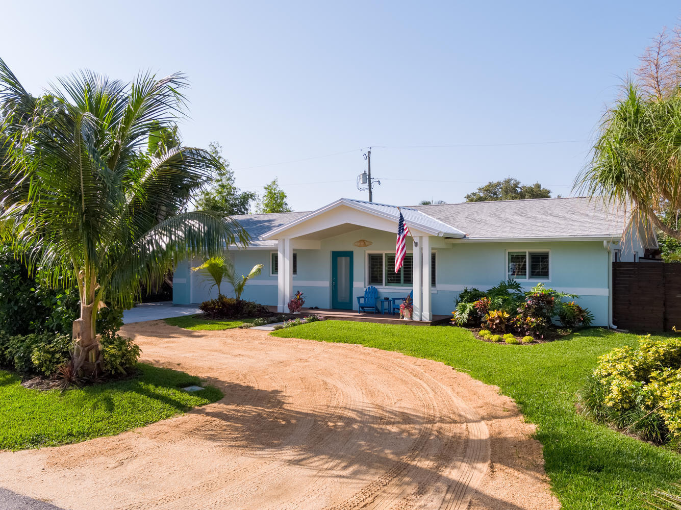 120 Windsor Road West Jupiter, FL 33469 - Photo 2 of 25 120 Windsor Rd E Jupiter FL-large-002-01