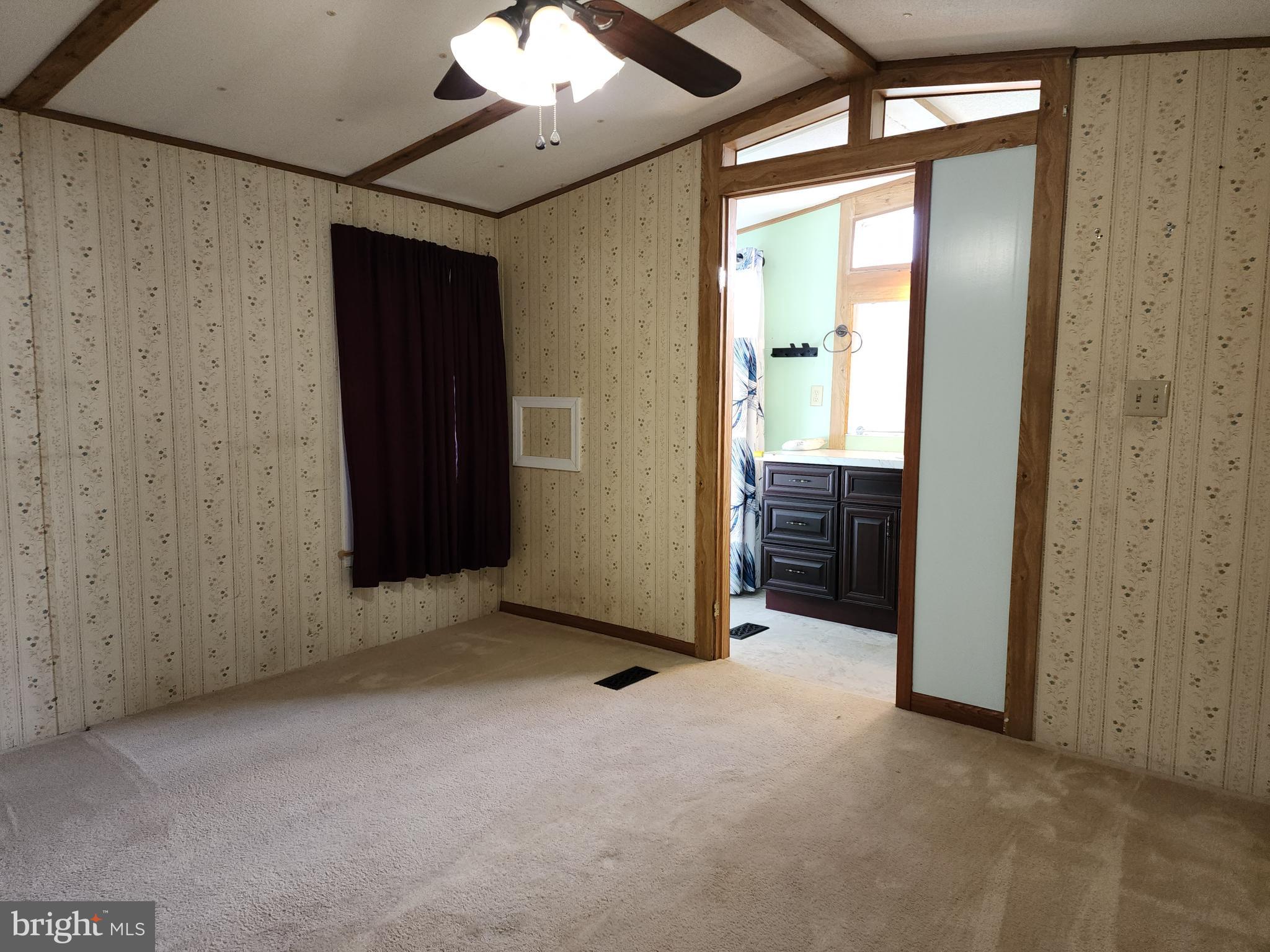 11 Ridgewood Manor Manheim, PA 17545 - Photo 28 of 37 an empty room with windows