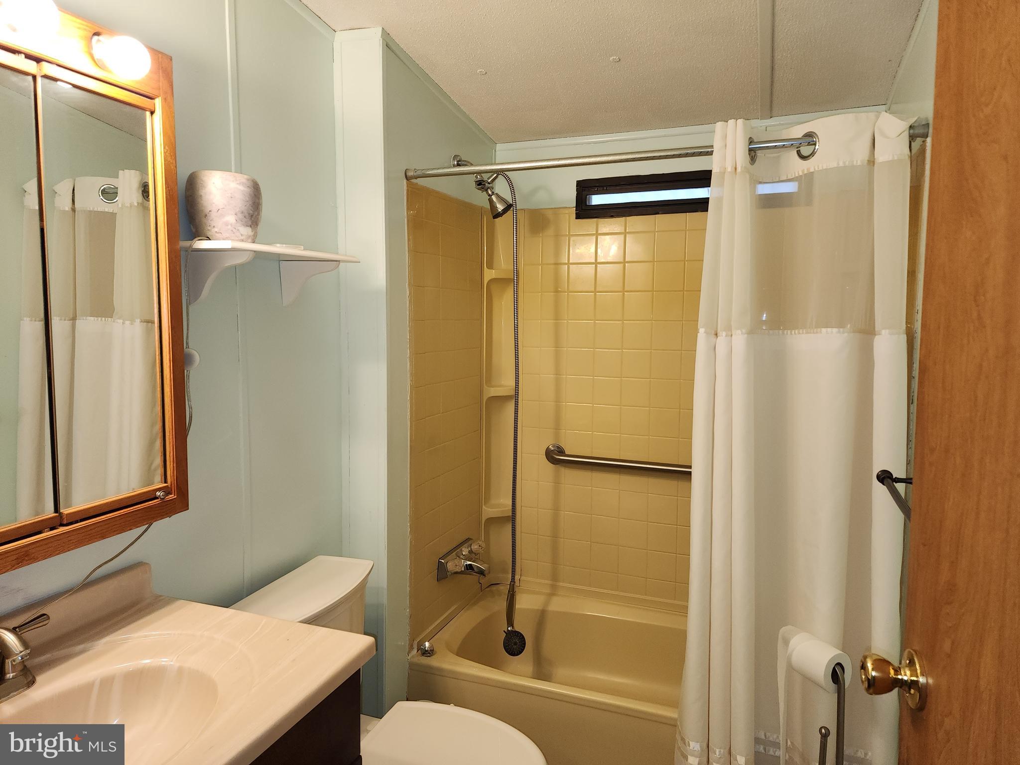 11 Ridgewood Manor Manheim, PA 17545 - Photo 36 of 37 a bathroom with a shower and a sink