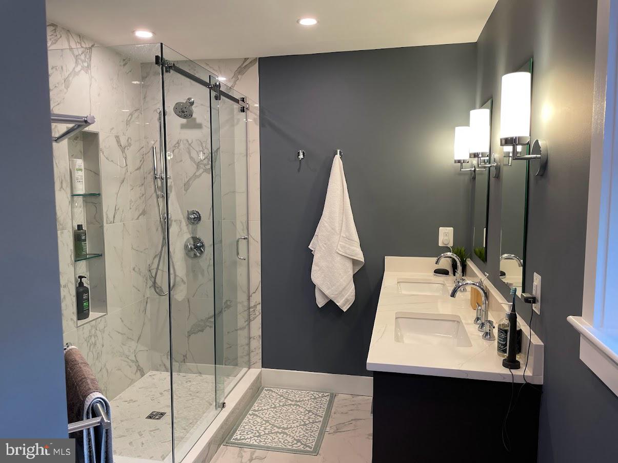 7308 Idylwood Road Falls Church, VA 22043 - Photo 13 of 23 Primary Bathroom