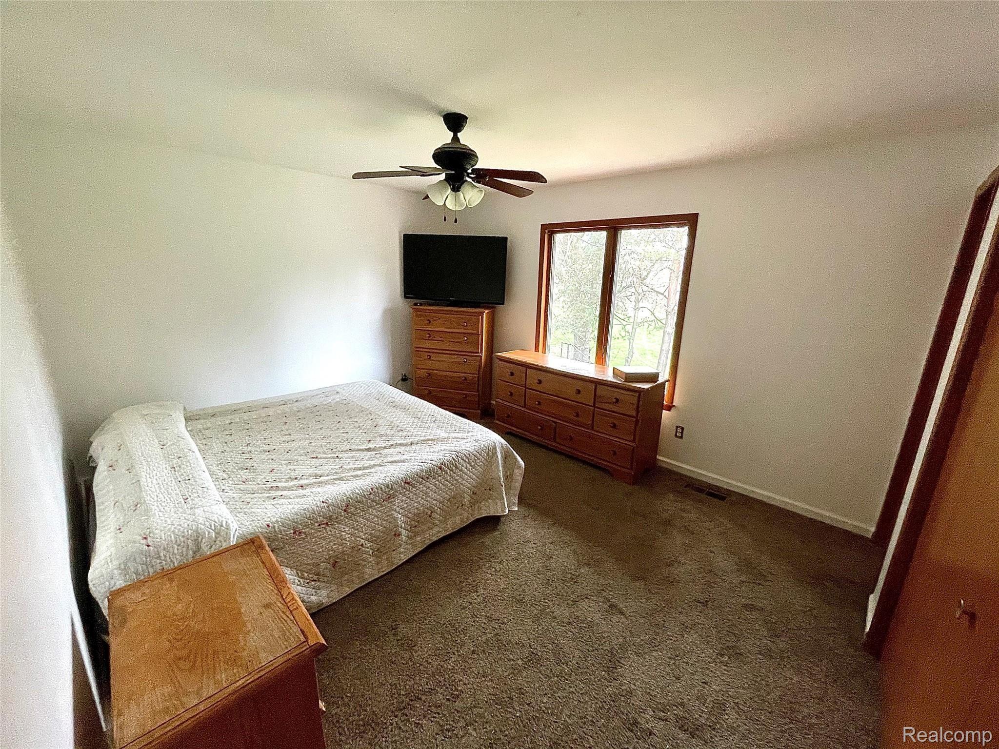 56 Letts Road Oakland, MI 48363 - Photo 11 of 19 IMG_2025.jpg