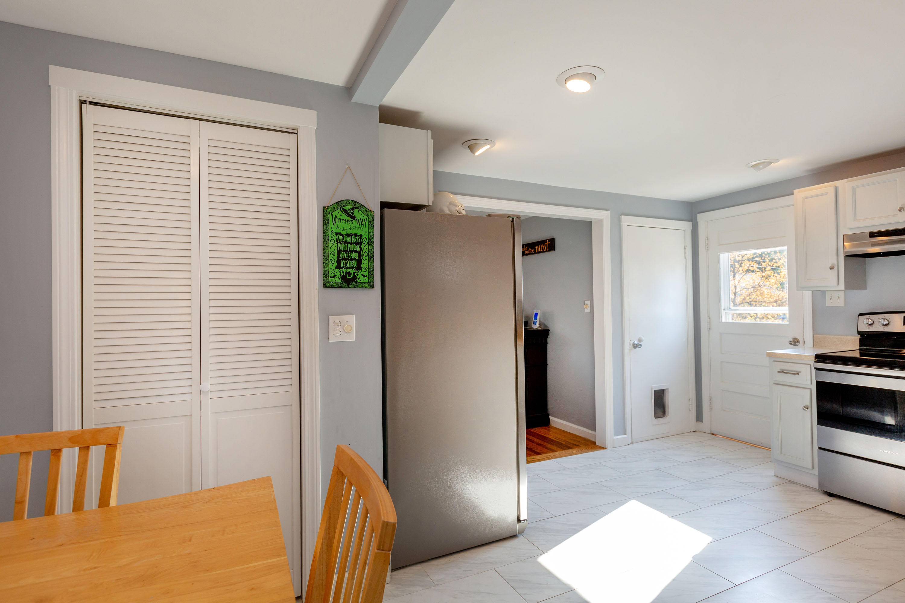 31 Merrymeeting Road Brunswick, ME 04011 - Photo 8 of 45 Kitchen/Dining