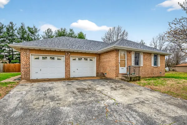 $240,000 | 1006 Baretta Court, Aurora, MO 65605