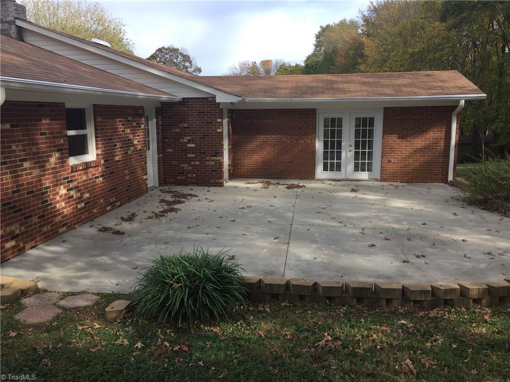 414 Spring Street King, NC 27021 - Photo 3 of 9 Gallery Image 3