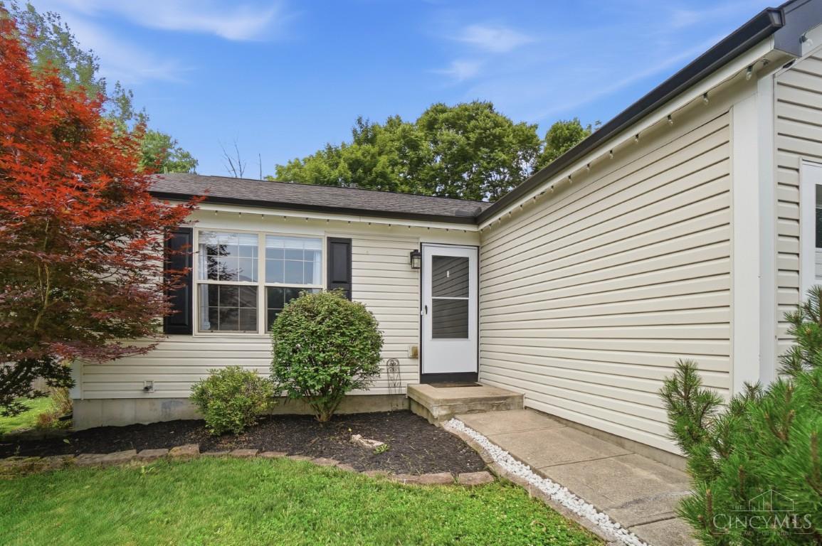 9575 Deer Track Road West Chester, OH 45069 - Photo 5 of 56