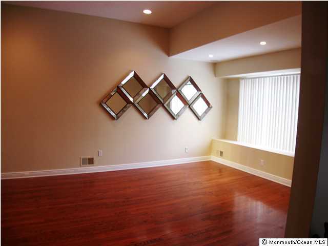 387 Middlewood Road Middletown, NJ 07748 - Photo 3 of 15 Additional Photo