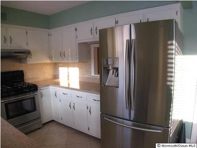 387 Middlewood Road Middletown, NJ 07748 - Photo 5 of 15 Additional Photo