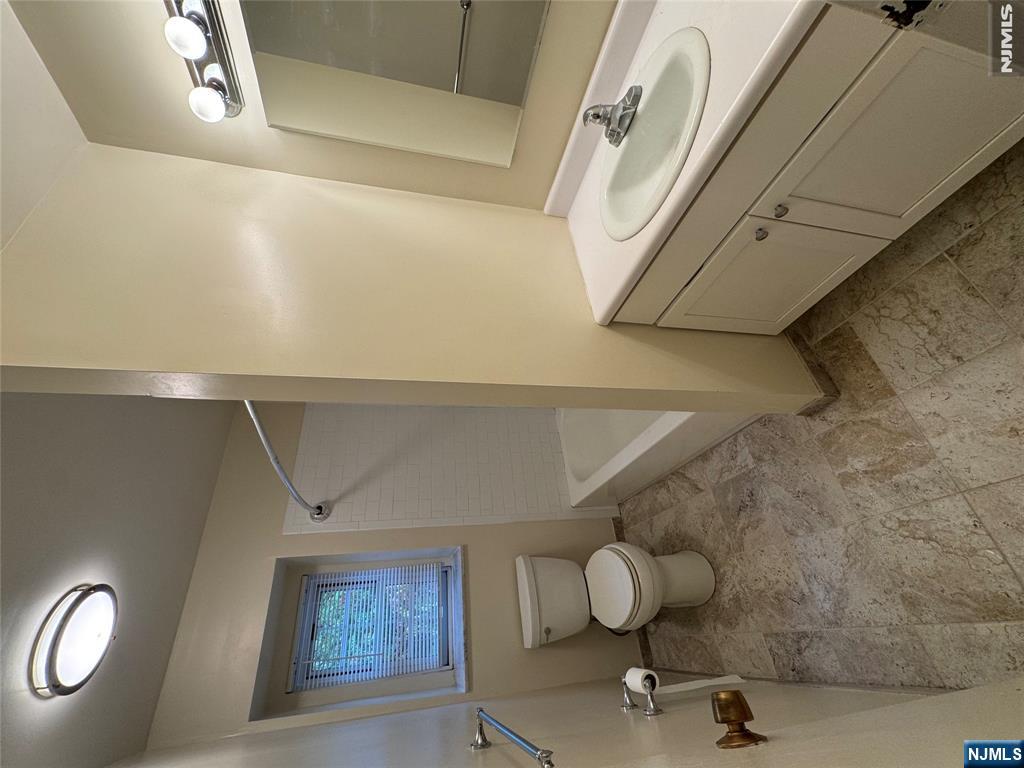 255 Piermont Road, Unit 25518 Cresskill, NJ 07626 - Photo 7 of 10