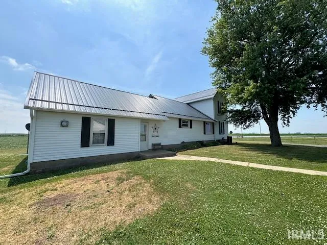 $265,000 | 1911 Highway 71, Fowler, IN 47944