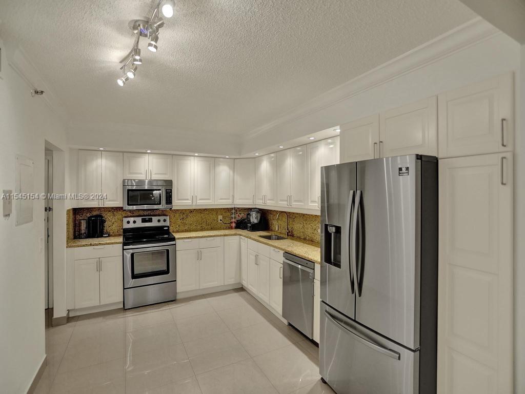 8877 Collins Avenue, Unit 304 Surfside, FL 33154 - Photo 23 of 60