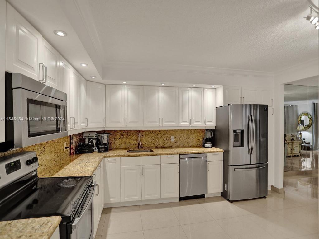 8877 Collins Avenue, Unit 304 Surfside, FL 33154 - Photo 24 of 60