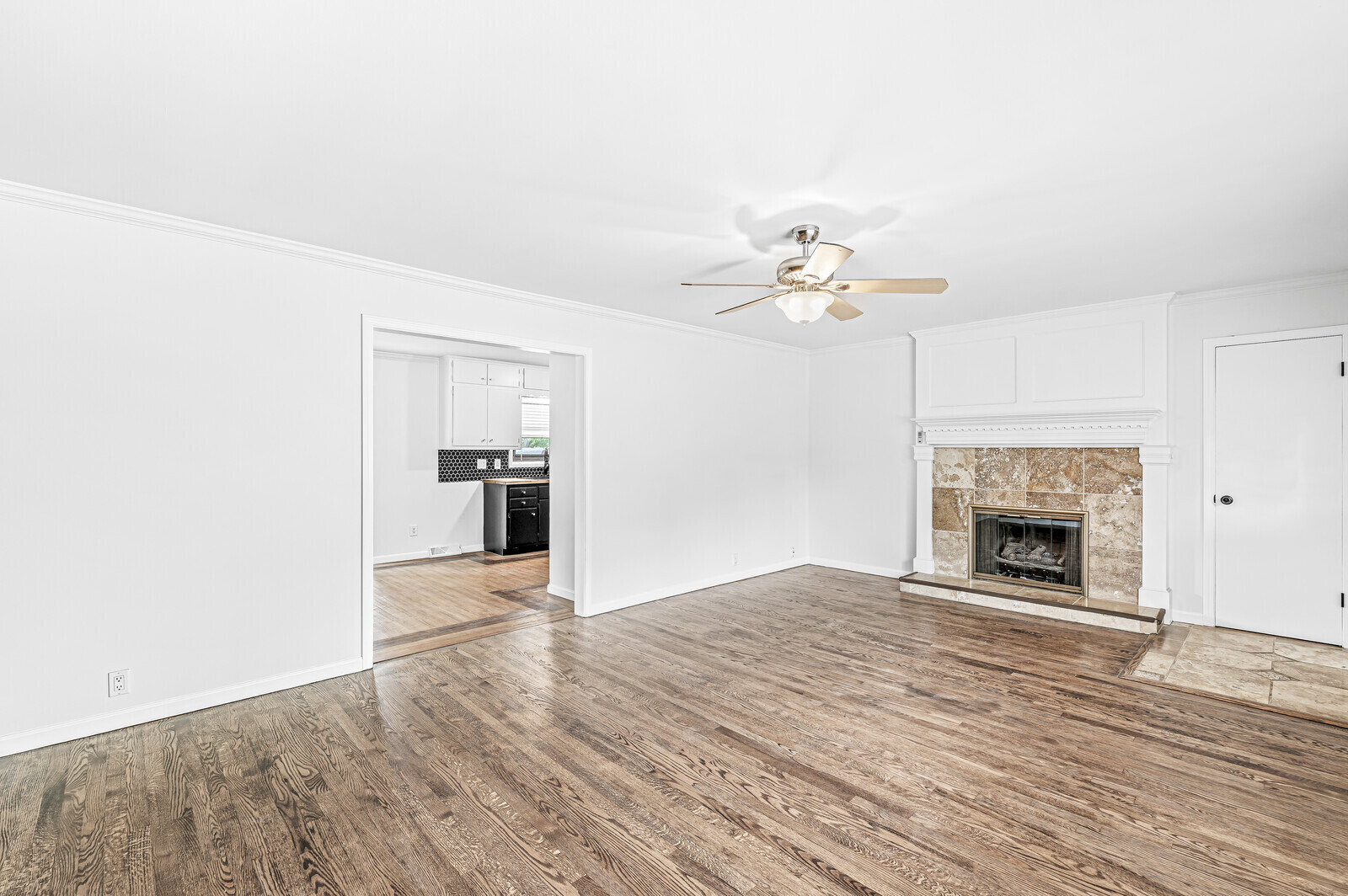 5776 Boy Scout Road Lawrence, IN 46226 - Photo 6 of 32 Gallery Image 6