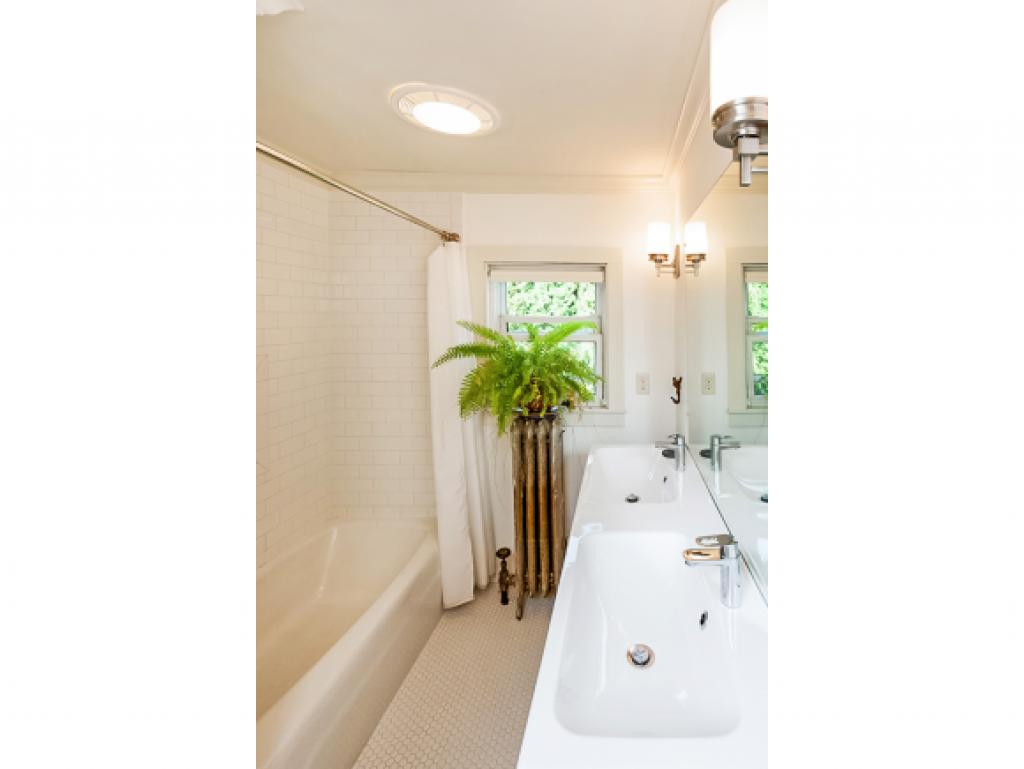 9 Whipple Road, Unit 9 Kittery, ME 03904 - Photo 8 of 22 Gallery Image 8
