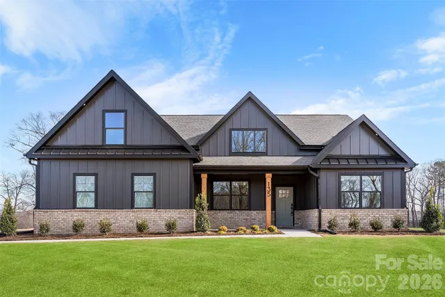 $589,900 | 135 Harbourtown Drive, Kings Mountain, NC 28086