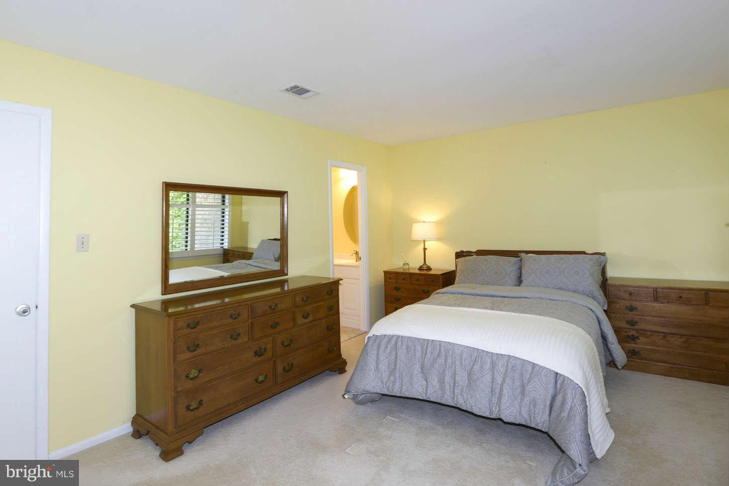 5360 Eliots Oak Road Columbia, MD 21044 - Photo 11 of 22 Master Retreat