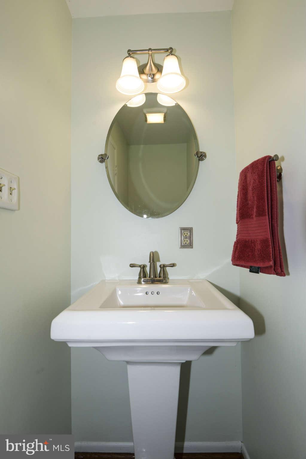 5360 Eliots Oak Road Columbia, MD 21044 - Photo 9 of 22 Powder Room