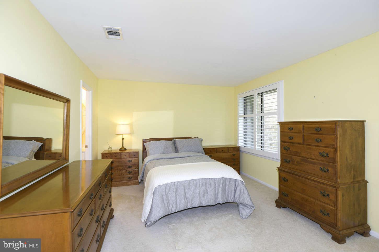5360 Eliots Oak Road Columbia, MD 21044 - Photo 10 of 22 Master Retreat