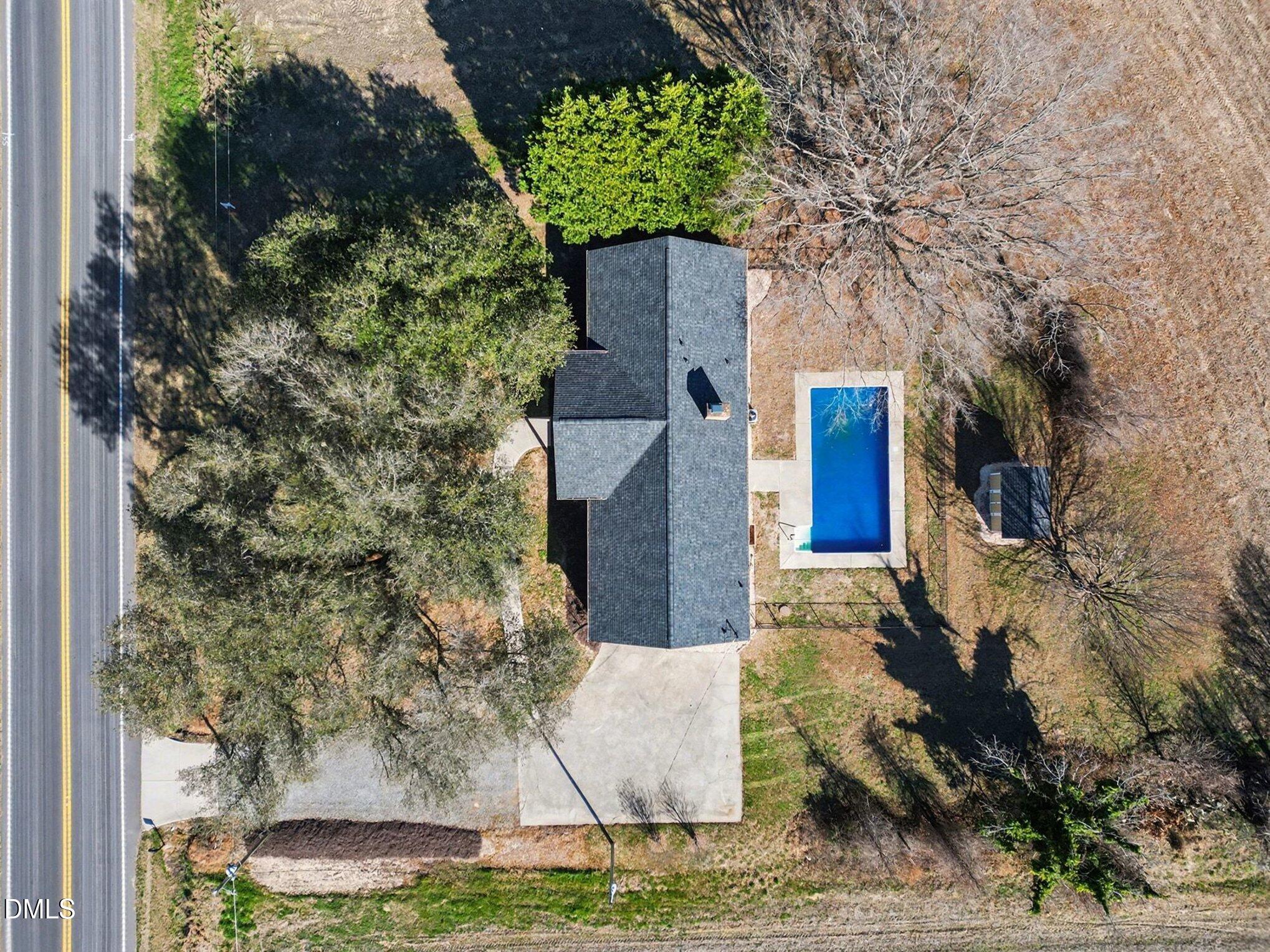 7104 Highway 210 Angier, NC 27501 - Photo 5 of 48 044_file_4153