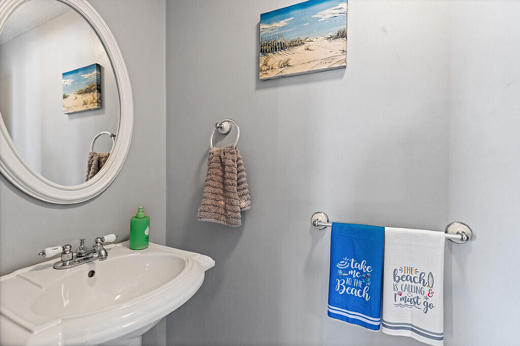 10 Ocean Park Road, Unit 4 Old Orchard Beach, ME 04064 - Photo 15 of 52 Half Bath