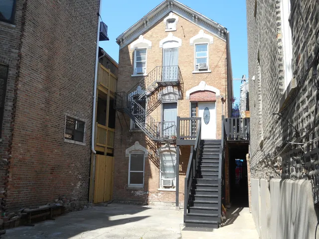 $549,900 | 1326 West 18th Place, Chicago, IL 60608