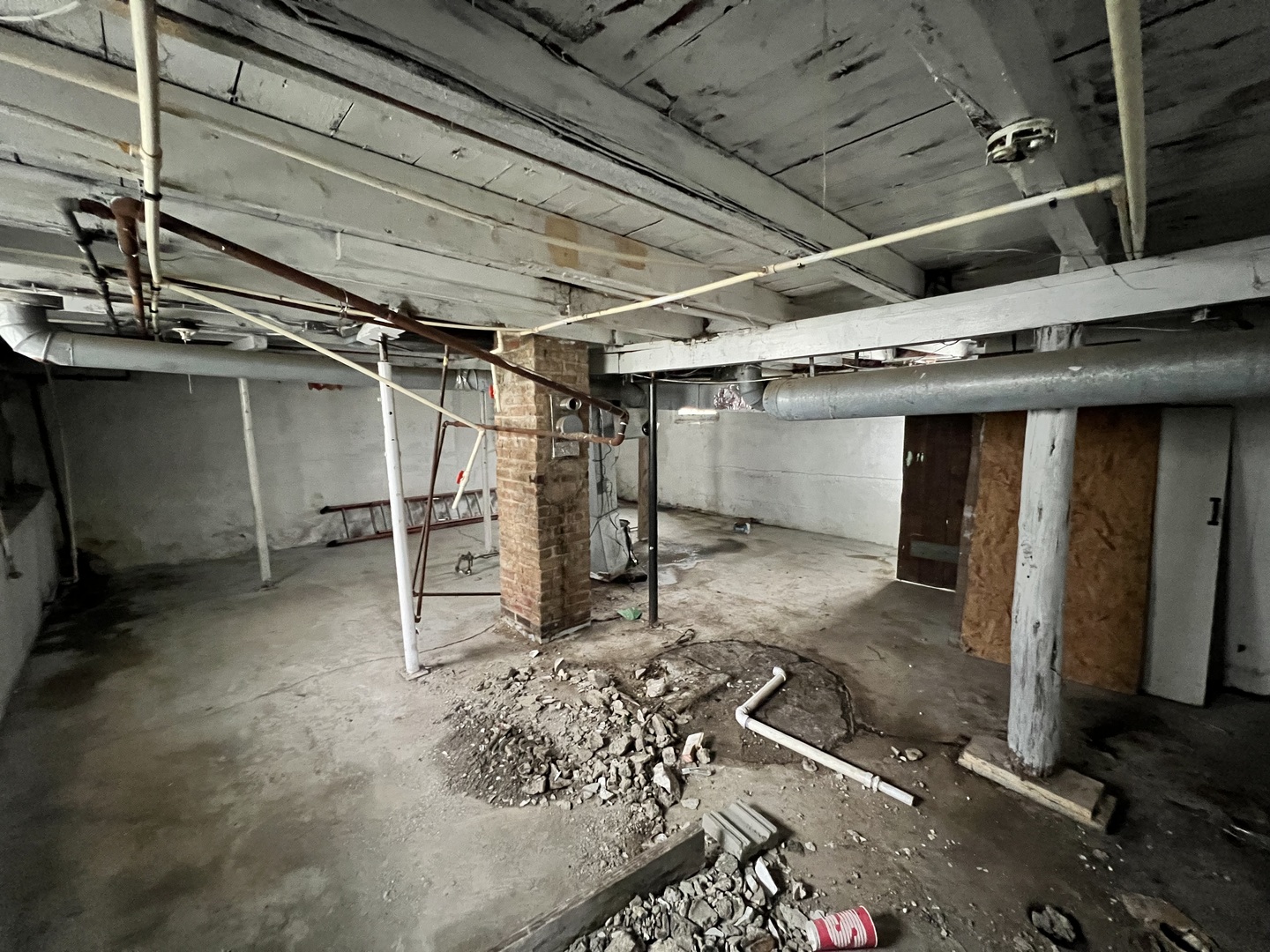 329 Albert Boulevard Kankakee, IL 60901 - Photo 11 of 15 a view of a garage room