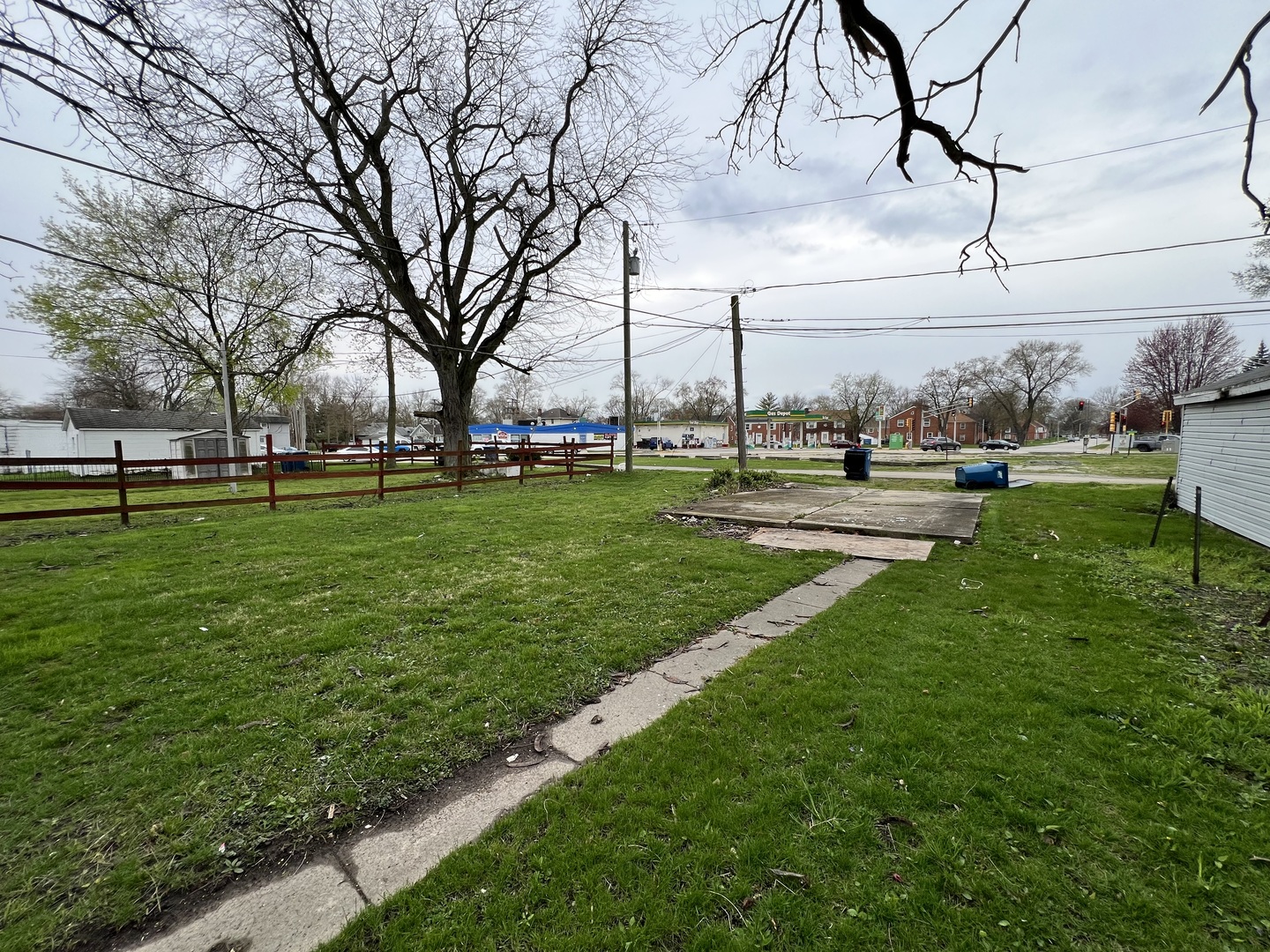 329 Albert Boulevard Kankakee, IL 60901 - Photo 15 of 15 a view of a park with lots of trees