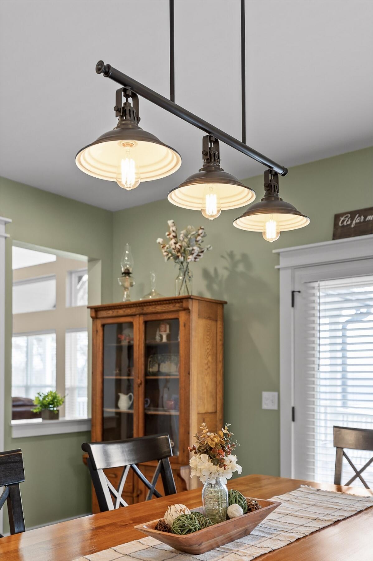3868 Hobbstown Road Dunlap, TN 37327 - Photo 25 of 59 Dining Room lighting