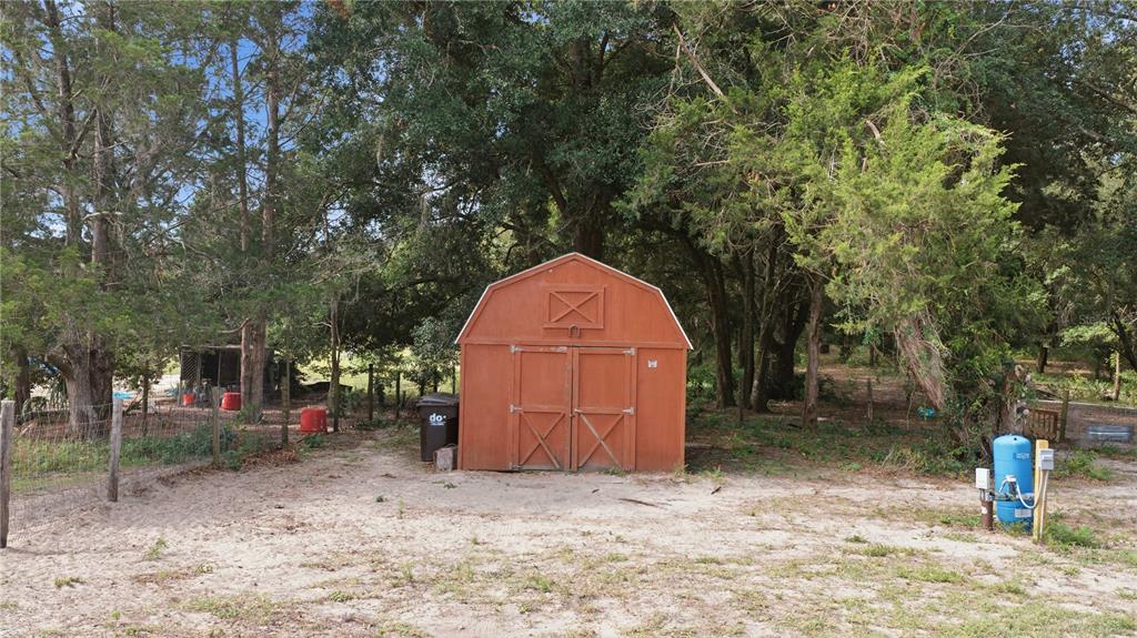14450 Southeast Sunset Harbor Road Weirsdale, FL 32195 - Photo 29 of 37