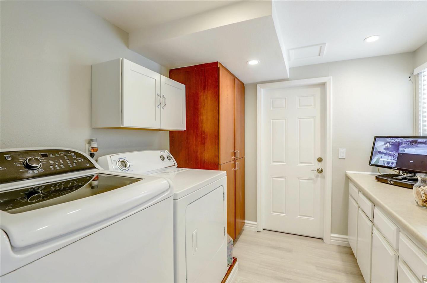 731 West 9th Street Gilroy, CA 95020 - Photo 30 of 37 a utility room with dryer and washer