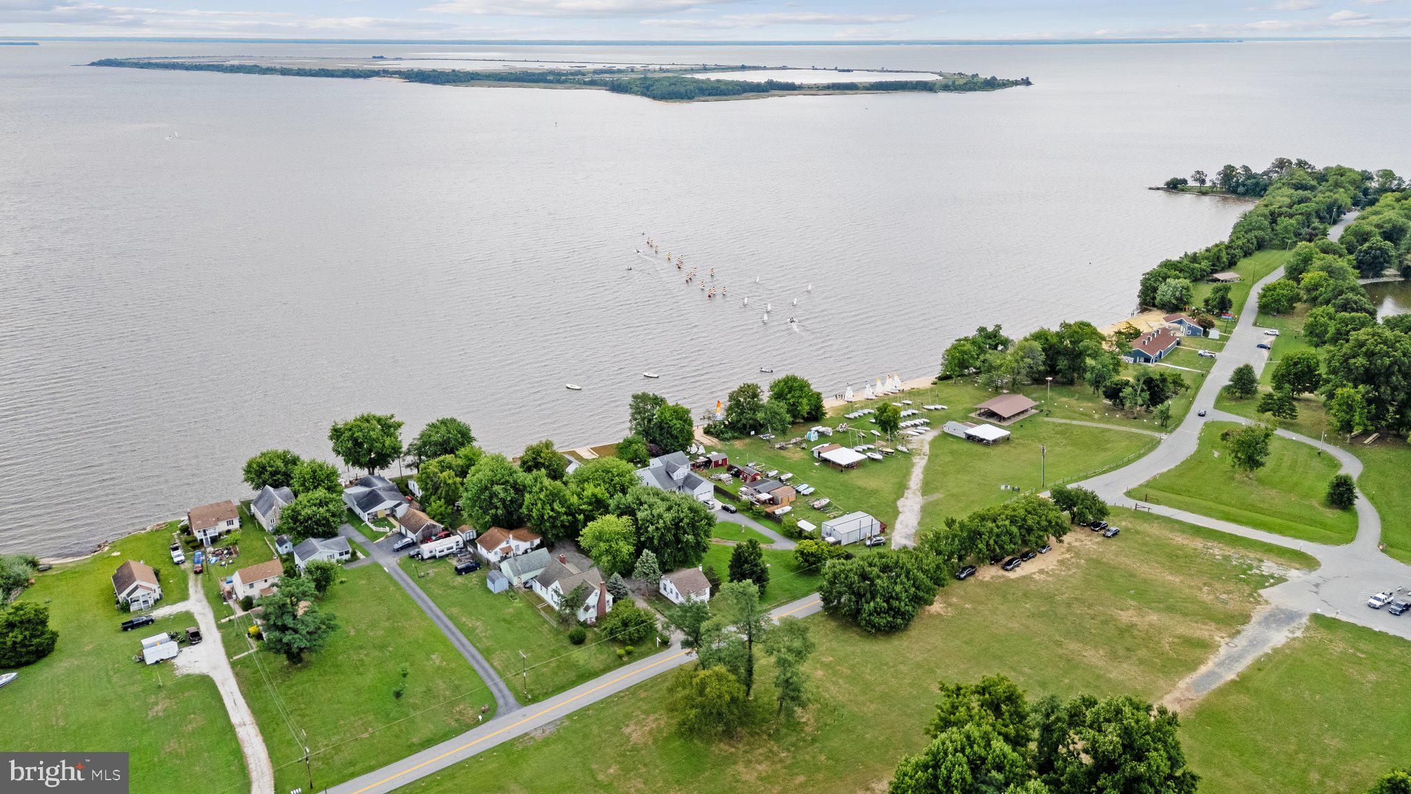 2115 Rocky Point Road Essex, MD 21221 - Photo 17 of 17 a vase of flowers sitting on a table