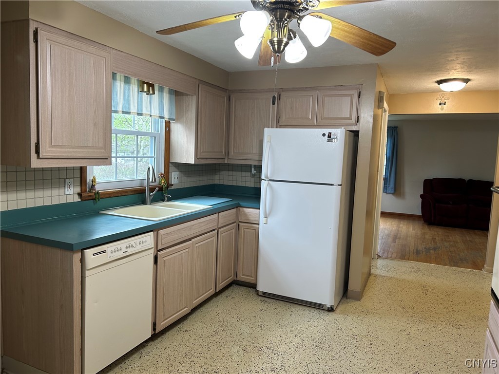 5131 Bear Road Clay, NY 13212 - Photo 8 of 25