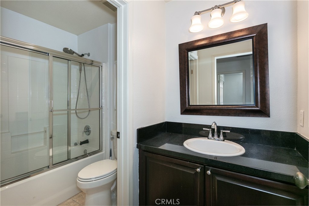 1175 Corte Riviera Camarillo, CA 93010 - Photo 25 of 33