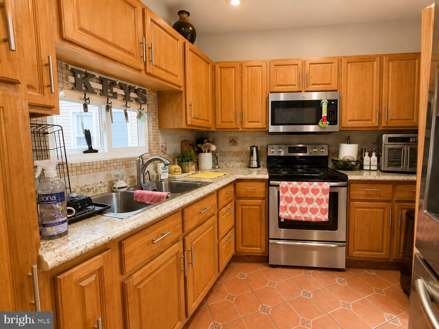 501 Rising Sun Avenue Philadelphia, PA 19140 - Photo 20 of 62 2nd floor apartment kitchen
