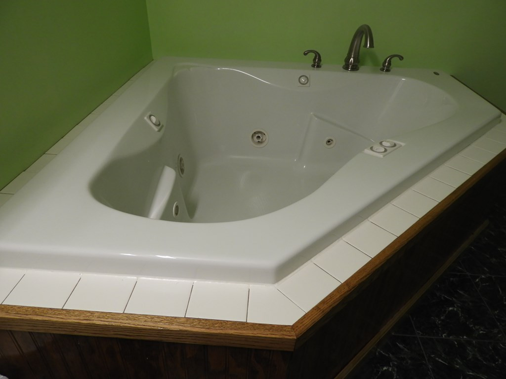 1209 Cumberland Head Road Plattsburgh, NY 12901 - Photo 17 of 29 Gallery Image 17