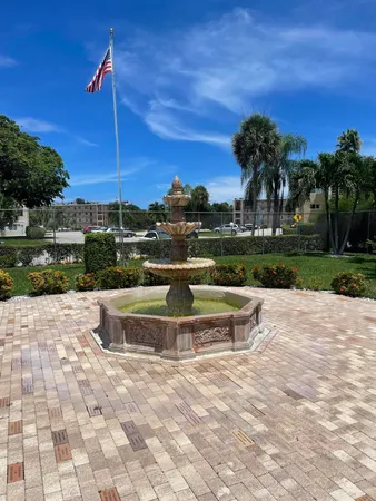 $1,700 | 701 Lori Drive, Unit 204, Palm Springs, FL 33461