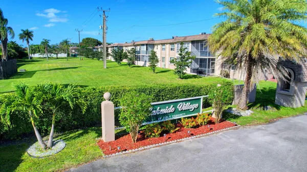 $1,700 | 701 Lori Drive, Unit 204, Palm Springs, FL 33461