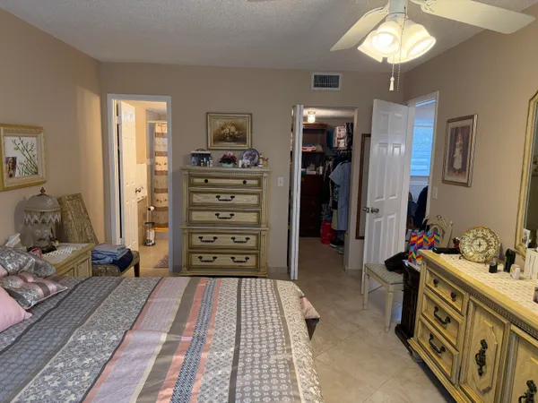 $1,700 | 701 Lori Drive, Unit 204, Palm Springs, FL 33461