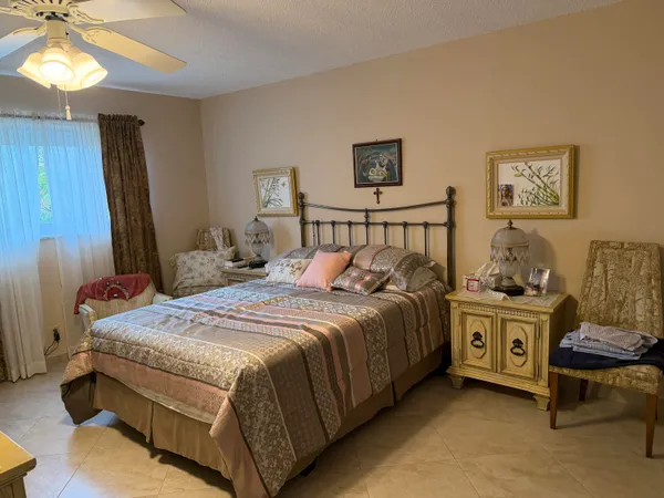 $1,700 | 701 Lori Drive, Unit 204, Palm Springs, FL 33461