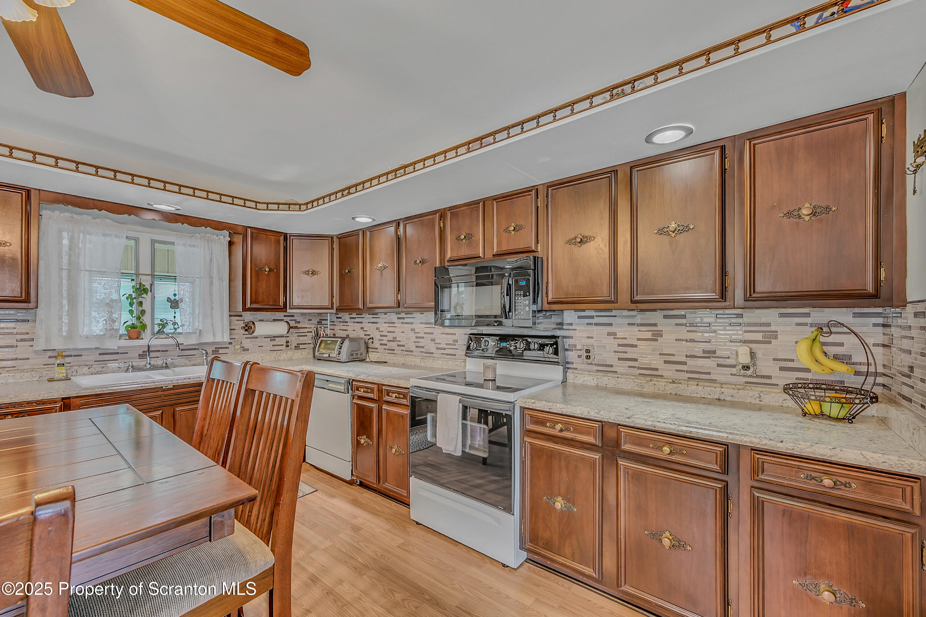 736 Minooka Avenue Moosic, PA 18507 - Photo 18 of 42 Minooka -1172