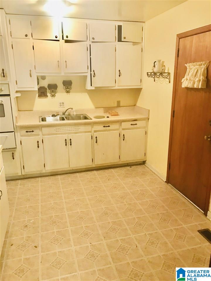 129 16th Avenue Southwest Birmingham, AL 35211 - Photo 9 of 20